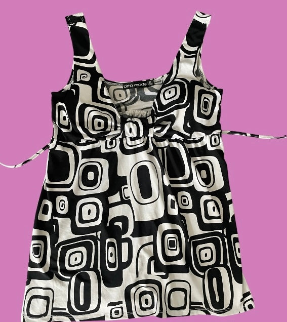 00’s retro vibes tank top