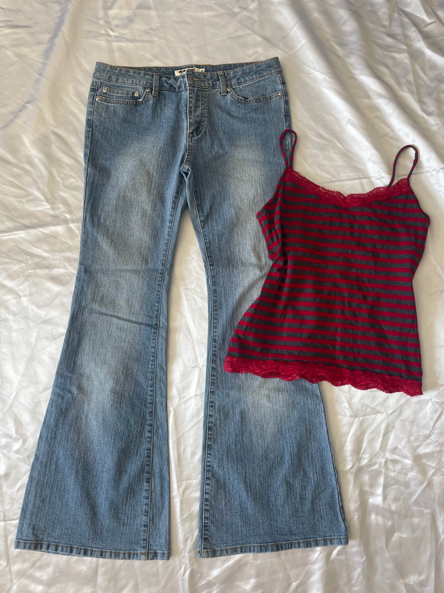 00’s red/grey stripe lace spaghetti strap fitted tank