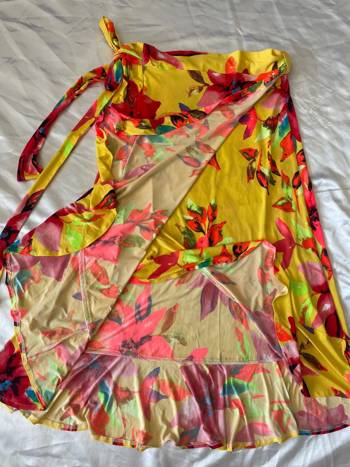 Vintage “Scremlins designs Wollongong” flowy wrap skirt