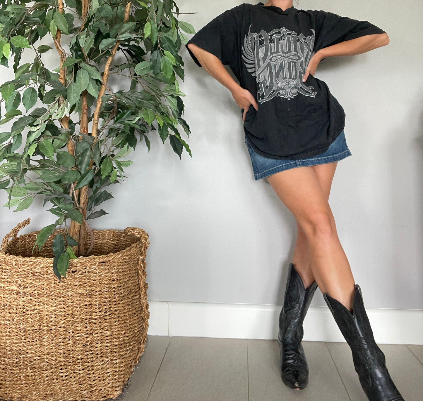 Vintage 90’s Men’s/unisex Billabong tshirt