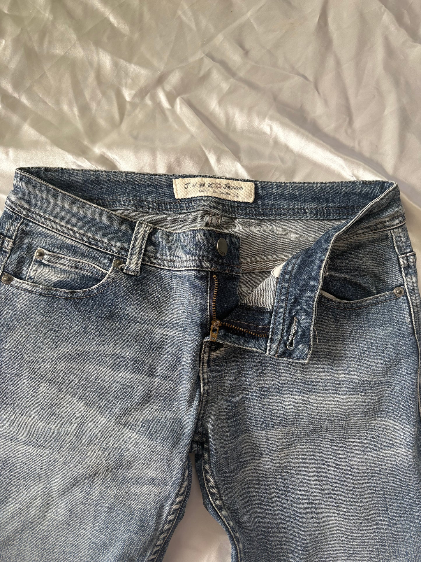00’s low rise junk jeans