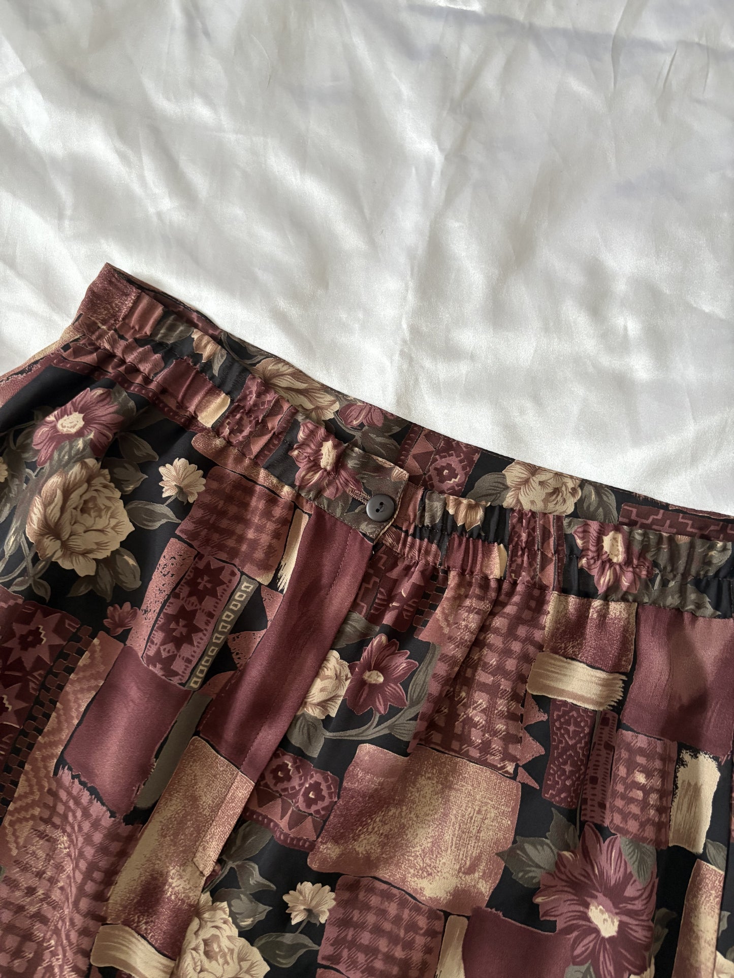 Vintage highwaisted midi skirt