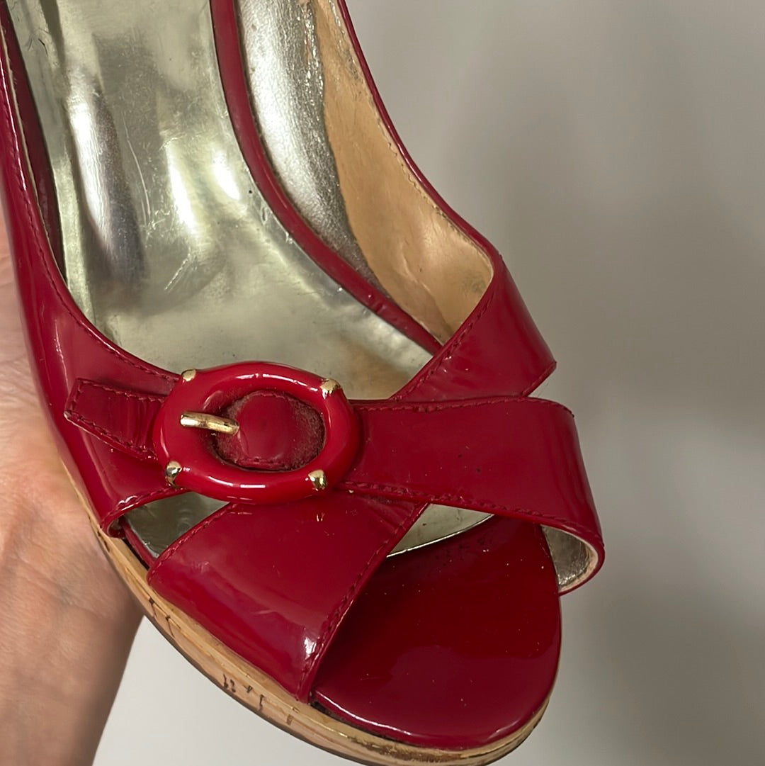 Hottest 00’s Guess red wedge heels