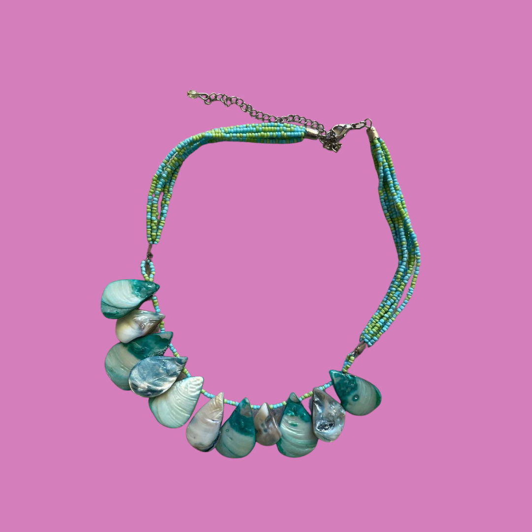 00’s beaded shell chocker necklace